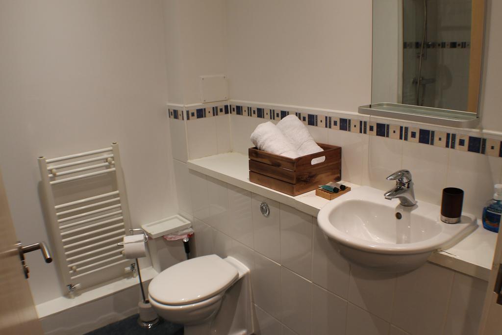 Apartment On Drybrough Crescent 3/6 เอดินบะระ ภายนอก รูปภาพ