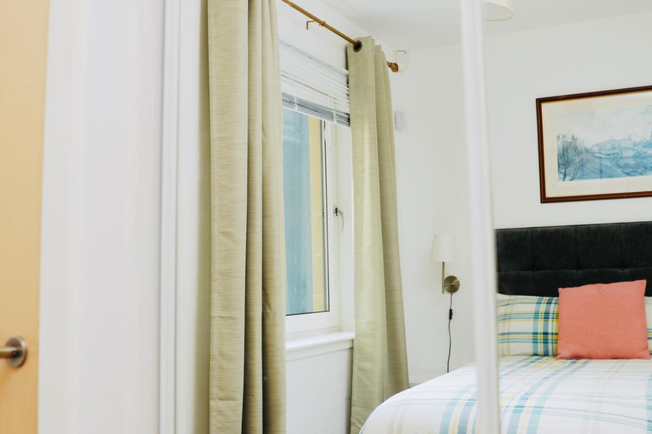 Apartment On Drybrough Crescent 3/6 เอดินบะระ ภายนอก รูปภาพ